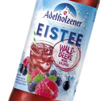 Produktbild Adelholzener Eistee Waldbeere w. Kal.